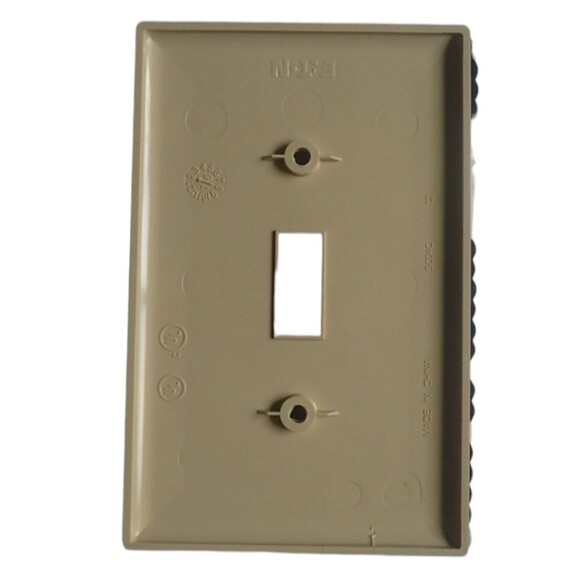 SPIDERMAN PERLER SWITCH PLATE - HANDMADE - Picture 2 of 2